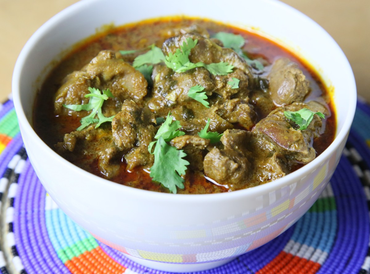 CHICKEN GIZZARDS CURRY—MCHUZI WA VIUNGO VYA&nbsp;KUKU